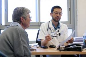 Une patiente en consultation médicale